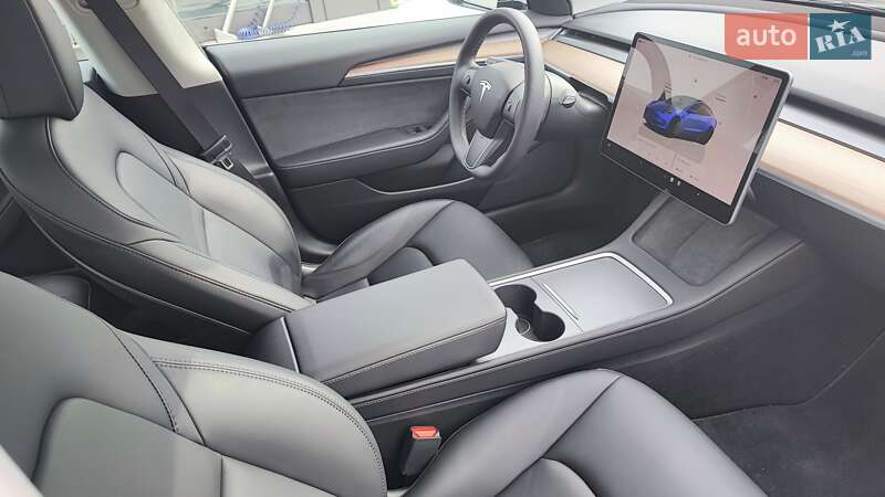 Седан Tesla Model 3 2023 в Киеве