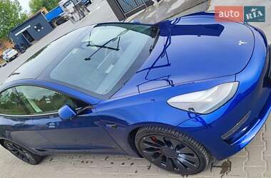 Седан Tesla Model 3 2023 в 