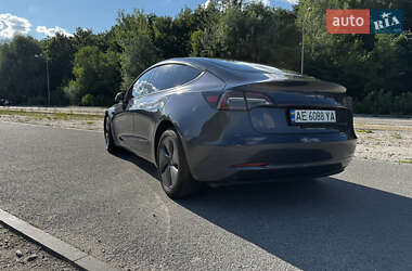 Седан Tesla Model 3 2023 в Дніпрі