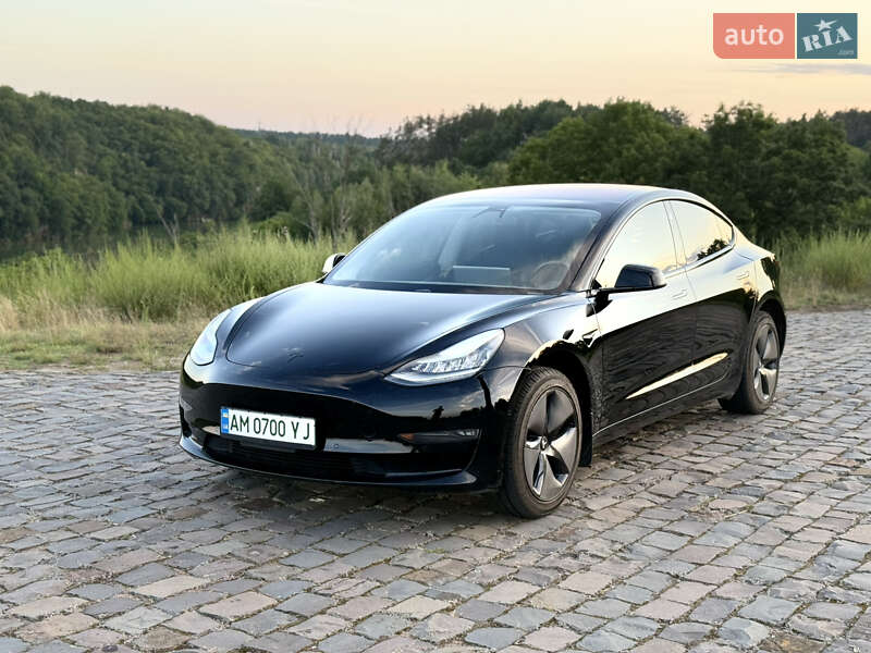 Седан Tesla Model 3 2018 в Житомире