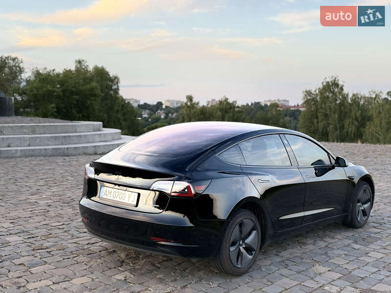 Седан Tesla Model 3 2018 в Житомире