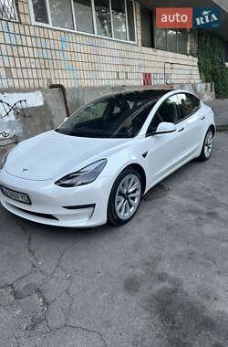 Седан Tesla Model 3 2022 в Киеве
