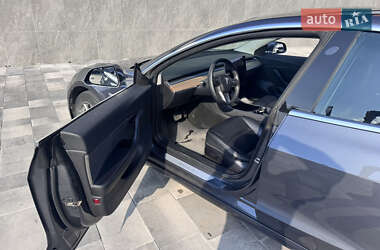 Седан Tesla Model 3 2019 в 
