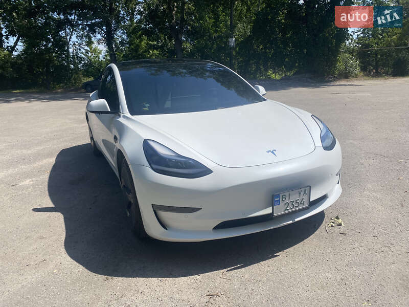 Седан Tesla Model 3 2021 в Кременчуці