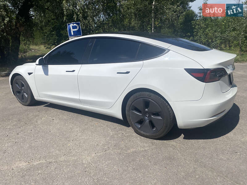 Седан Tesla Model 3 2021 в Кременчуці