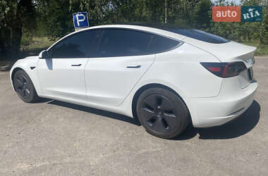 Седан Tesla Model 3 2021 в 