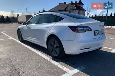 Седан Tesla Model 3 2020 в 