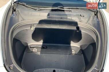 Седан Tesla Model 3 2020 в 