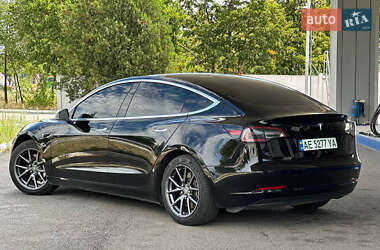 Седан Tesla Model 3 2018 в 