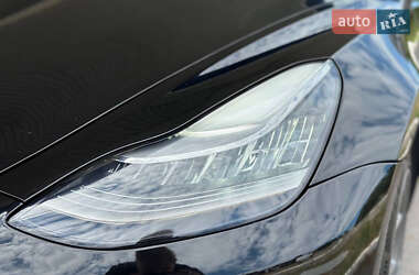Седан Tesla Model 3 2018 в 