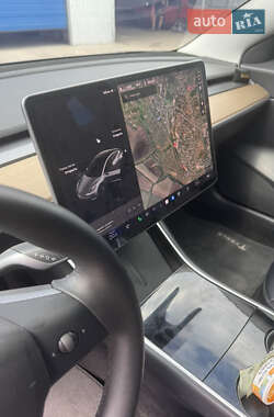 Седан Tesla Model 3 2020 в 