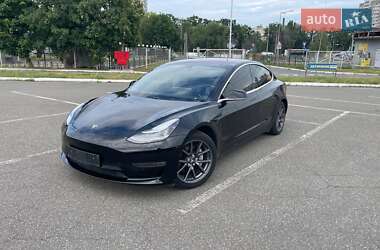 Седан Tesla Model 3 2019 в 