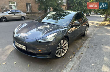 Седан Tesla Model 3 2019 в Киеве