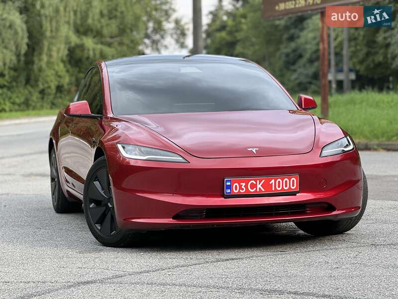 Седан Tesla Model 3 2024 в Трускавці