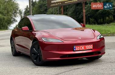 Седан Tesla Model 3 2024 в 