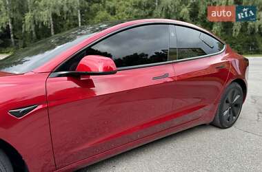 Седан Tesla Model 3 2024 в 