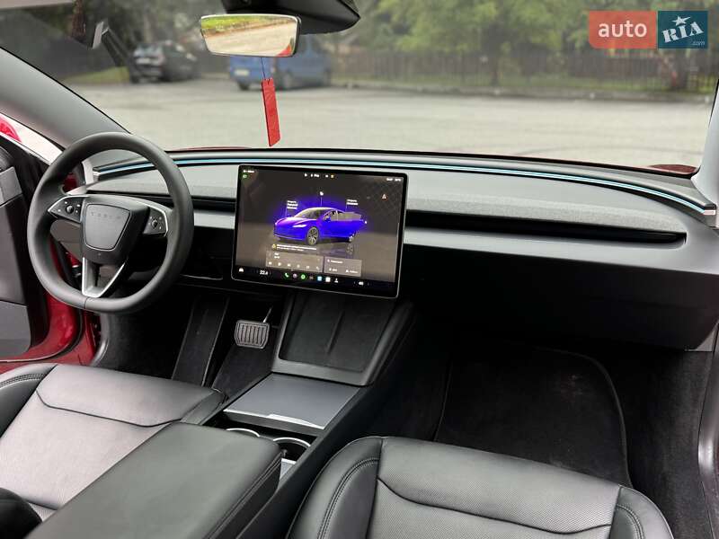 Седан Tesla Model 3 2024 в Трускавці