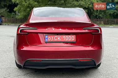 Седан Tesla Model 3 2024 в 