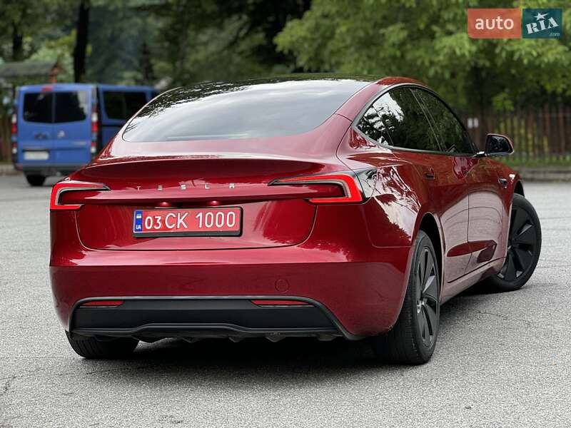 Седан Tesla Model 3 2024 в Трускавці