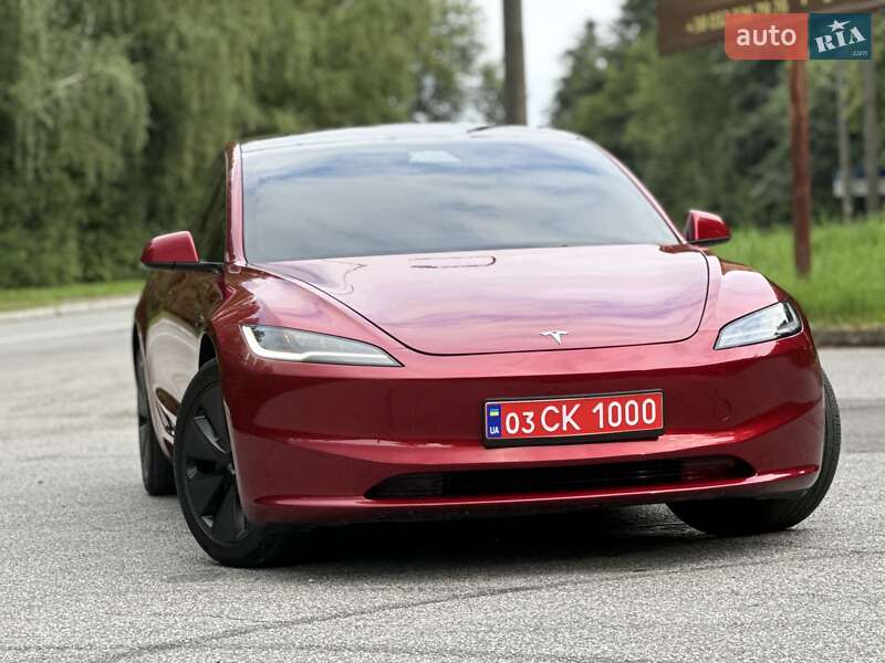 Седан Tesla Model 3 2024 в Трускавці