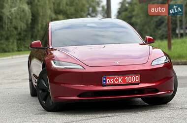 Седан Tesla Model 3 2024 в 