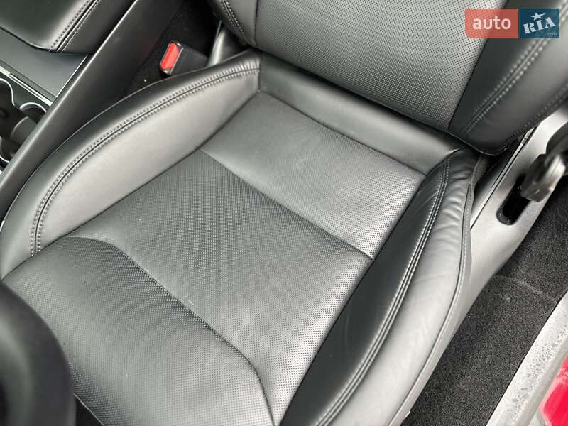 Седан Tesla Model 3 2024 в Трускавці