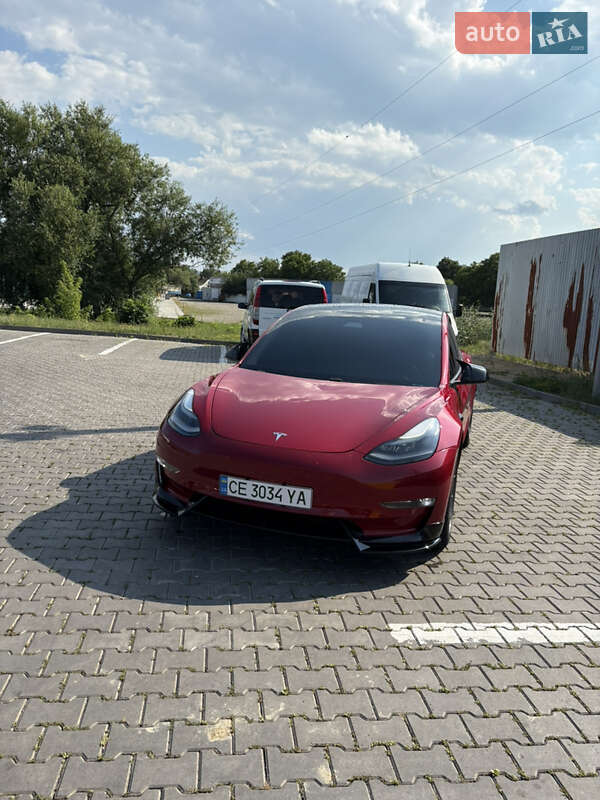 Седан Tesla Model 3 2021 в Черновцах