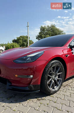 Седан Tesla Model 3 2021 в 