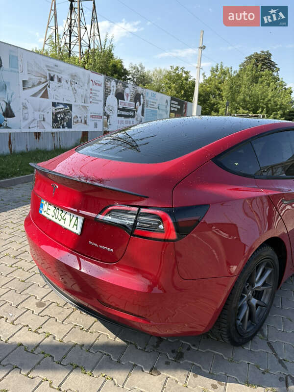Седан Tesla Model 3 2021 в Черновцах
