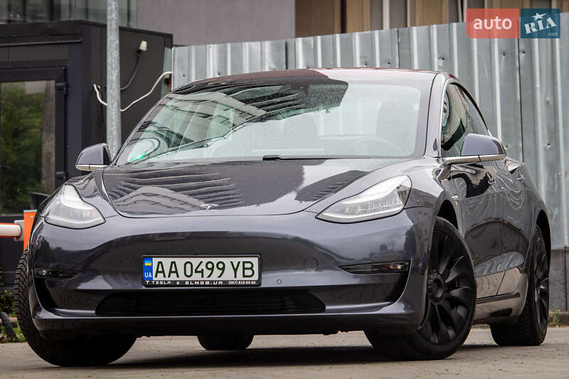 Седан Tesla Model 3 2019 в Львові