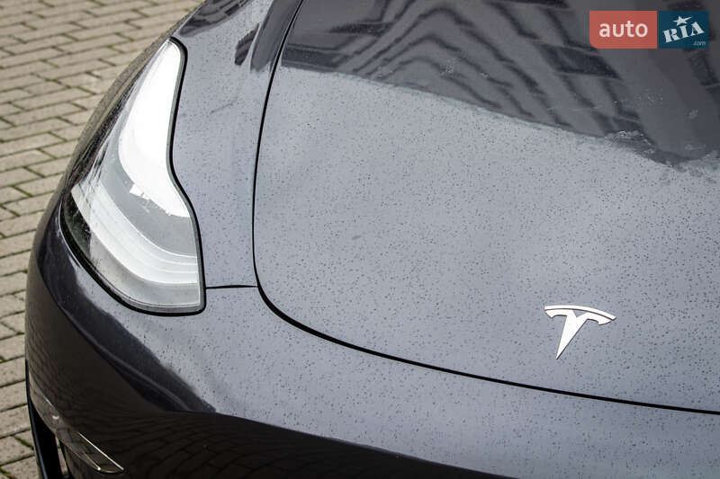 Седан Tesla Model 3 2019 в Львові