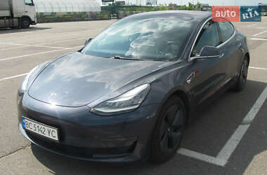 Седан Tesla Model 3 2018 в Львове