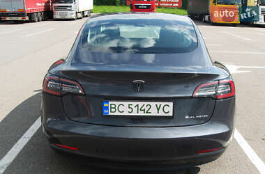 Седан Tesla Model 3 2018 в Львове