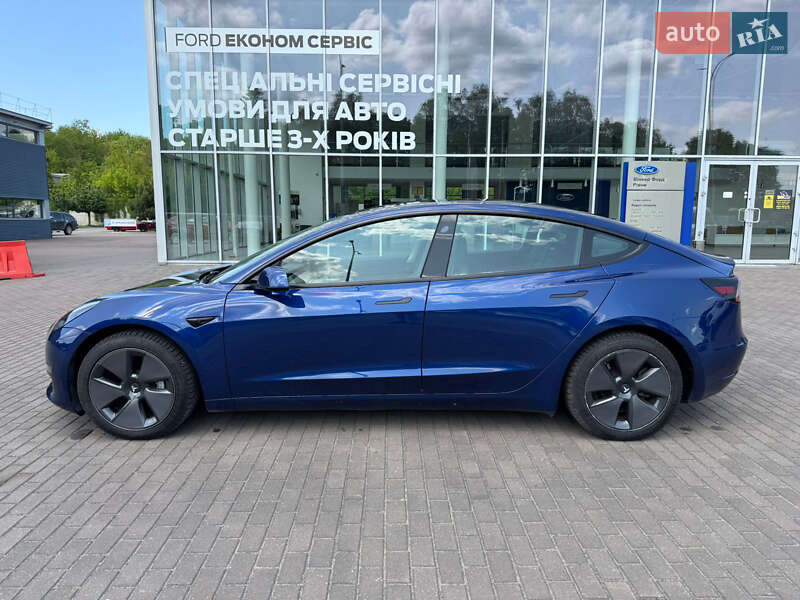 Седан Tesla Model 3 2020 в Ровно