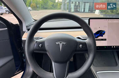 Седан Tesla Model 3 2020 в 