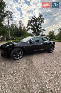 Седан Tesla Model 3 2020 в 