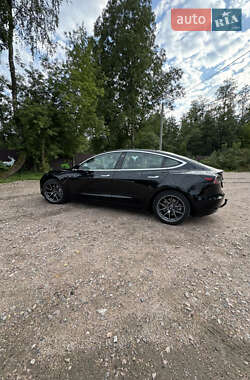 Седан Tesla Model 3 2020 в 