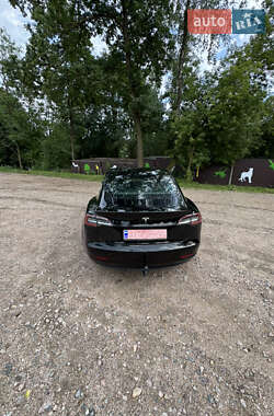 Седан Tesla Model 3 2020 в 