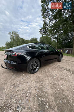 Седан Tesla Model 3 2020 в 