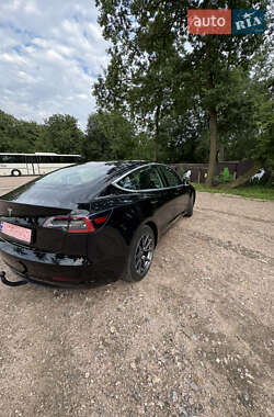 Седан Tesla Model 3 2020 в 