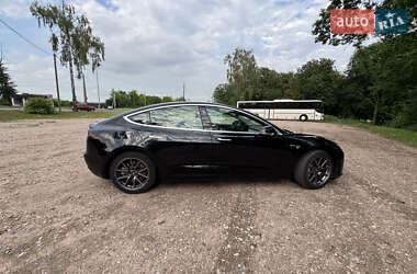 Седан Tesla Model 3 2020 в 