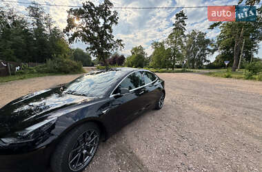 Седан Tesla Model 3 2020 в 