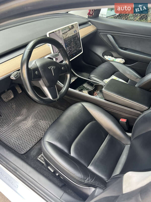 Седан Tesla Model 3 2019 в Одессе