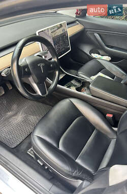 Седан Tesla Model 3 2019 в 
