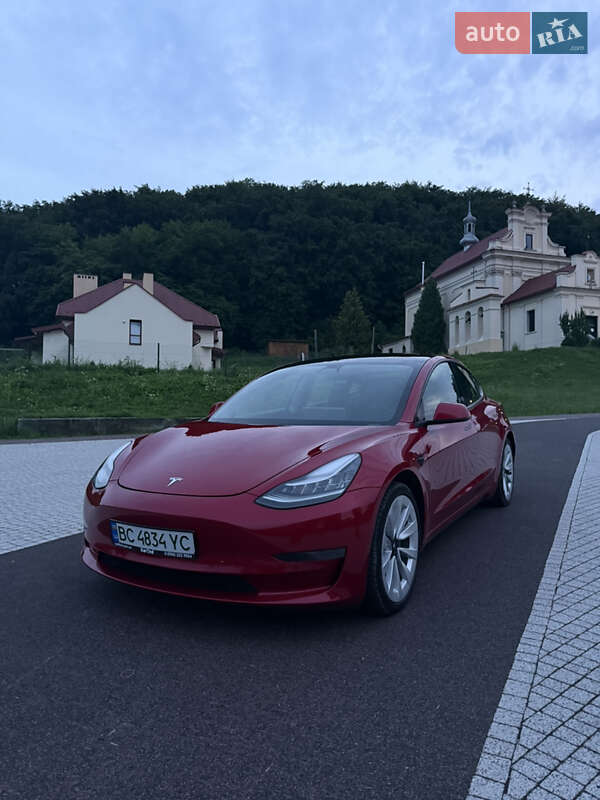 Седан Tesla Model 3 2020 в 