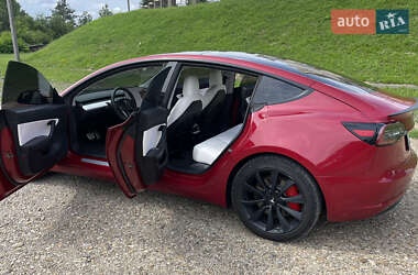 Седан Tesla Model 3 2019 в Львове