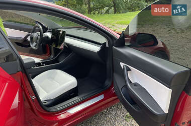 Седан Tesla Model 3 2019 в Львове