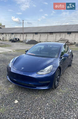 Седан Tesla Model 3 2021 в Луцке