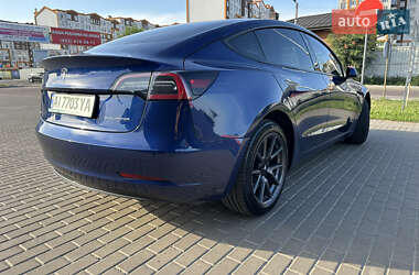 Седан Tesla Model 3 2021 в 