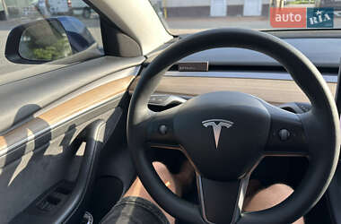 Седан Tesla Model 3 2021 в 
